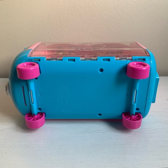 Shopkins Cutie Cars Cupcake Van and 12 Cars - Picture 16 of 16